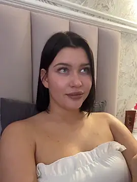 KikiWatson live sex cam