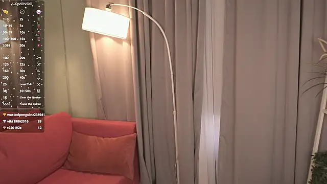 LunaRay_'s cam snapshot