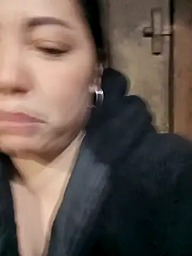 sary-hot2x's cam snapshot