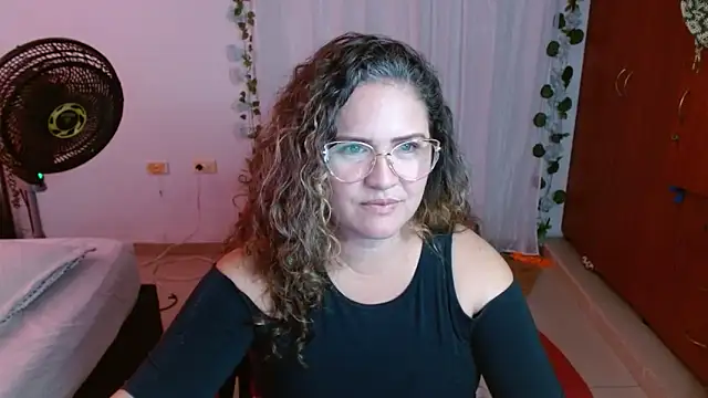 helenca43 live sex cam