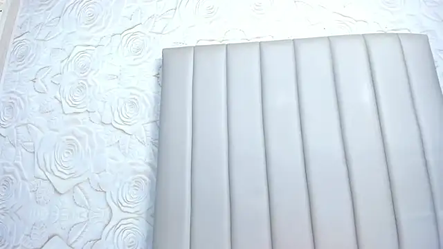 LindaHooker live sex cam