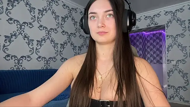 TwotyBright live sex cam