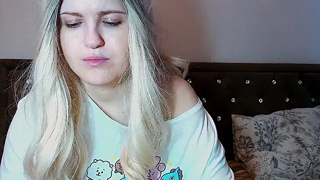 Sara4uu live sex cam