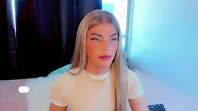 Flora_Minx's cam snapshot