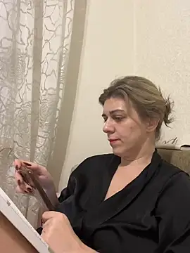 Lusi_Luxary's cam snapshot