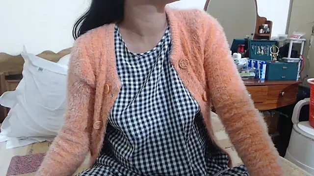 Naked_like_the_moon_usa live sex cam