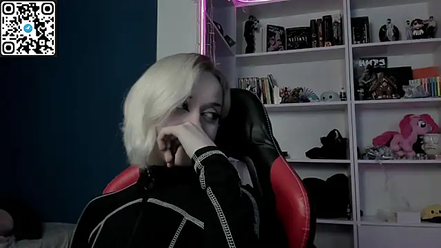 Holy_Mistress_S's cam snapshot