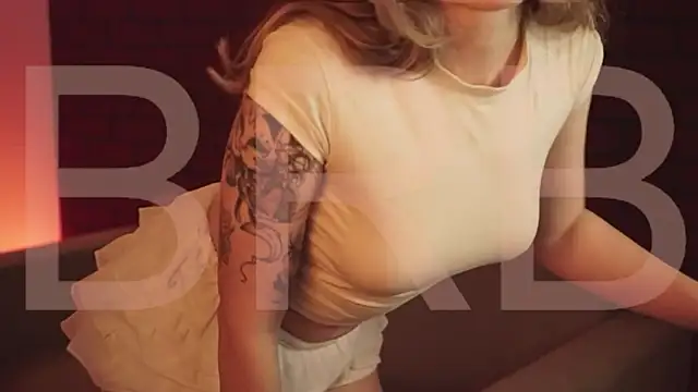 EllieCutes's cam snapshot