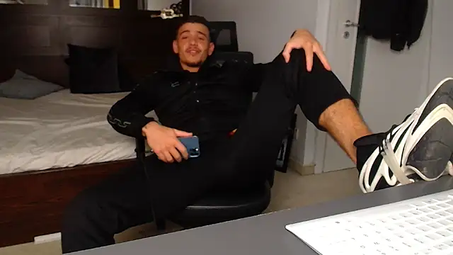 ElijahThorne live sex cam