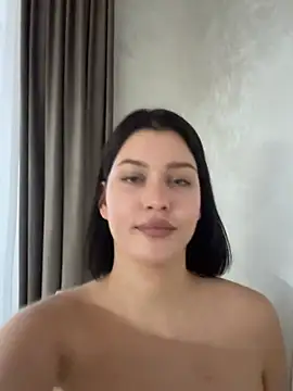 KikiWatson live sex cam