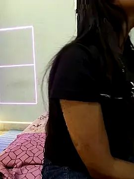 priya_26's cam snapshot