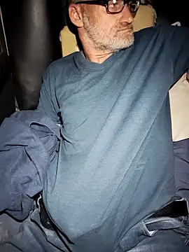 FloppyPickle4u's cam snapshot