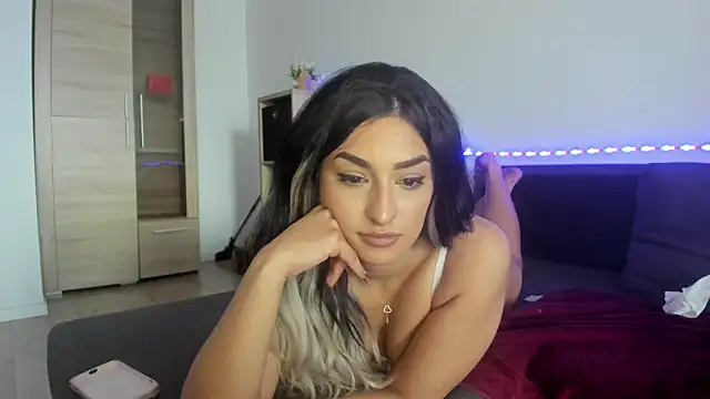 Mia_spicyy's cam snapshot