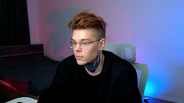 DENIS_HERE's cam snapshot