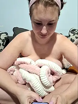 MilfyMrsRobinson live sex cam