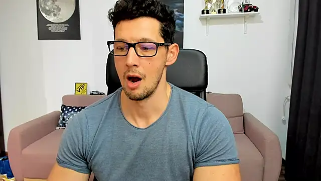 BrutusK08 live sex cam