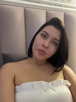 KikiWatson live sex cam