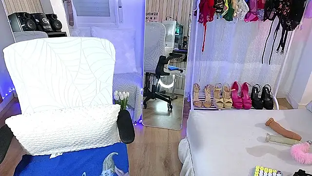 Tawny_cox's cam snapshot