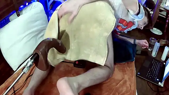 MaxJr8008 live sex cam