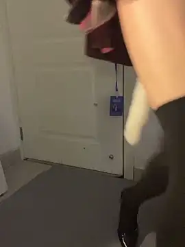 AwakeSubtitle live sex cam