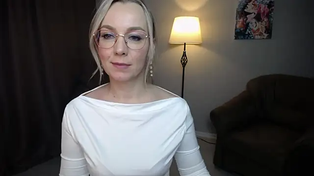 Ava_Elior's cam snapshot