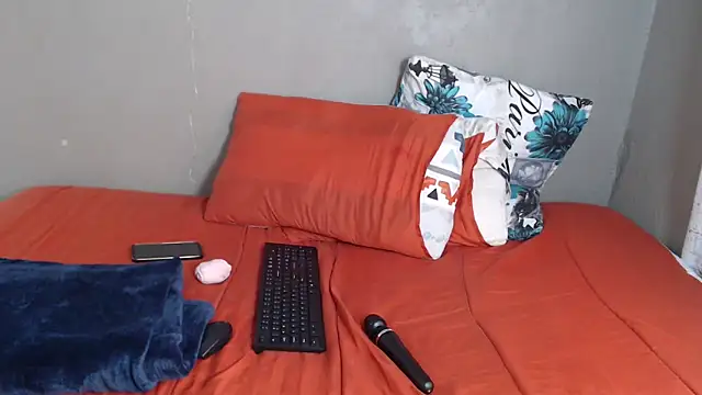 Lunalee's cam snapshot