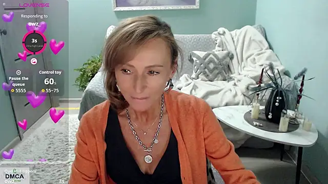 HornyMilf_777 live sex cam