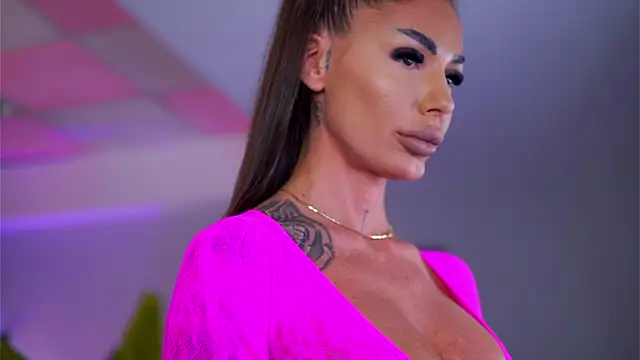 RaquelleVon live sex cam