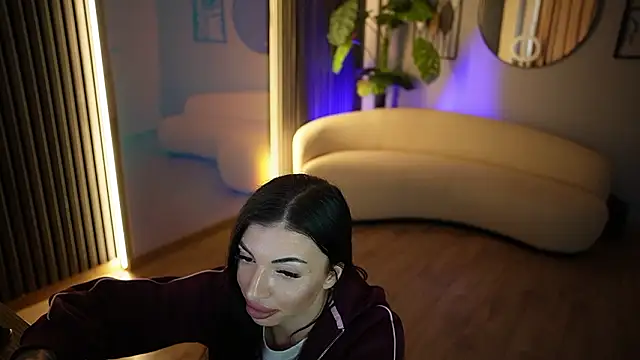 KaylaLuxx_ live sex cam