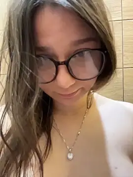 Niki_Hug live sex cam