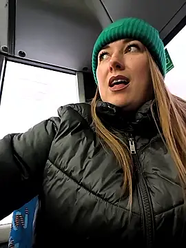 YourSweetRi's cam snapshot