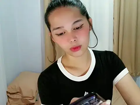 sluttyLeila live sex cam