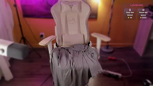 CutieMaevee's cam snapshot