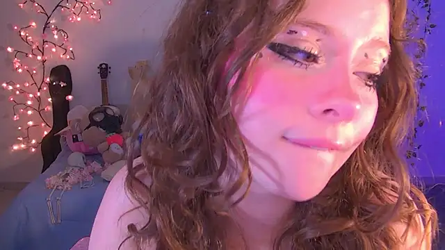 Lil_bela's cam snapshot