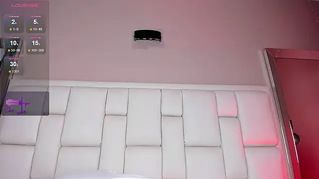 AvyMilton live sex cam