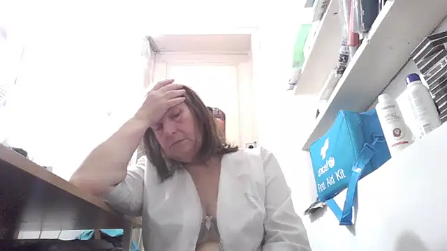 AnnaLive570's cam snapshot