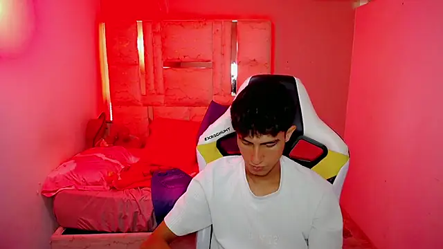 Akyra_latinn live sex cam