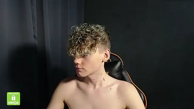 Keytaro live sex cam