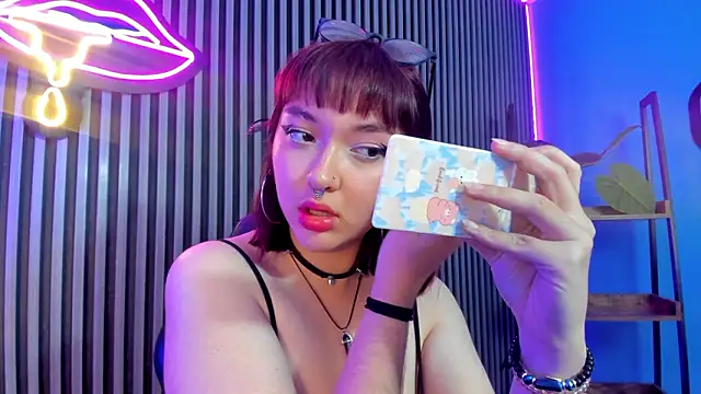 Violett_Prince1's cam snapshot