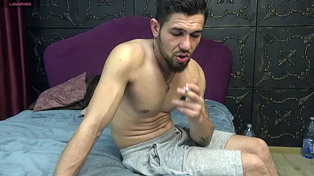 BellaHelios live sex cam