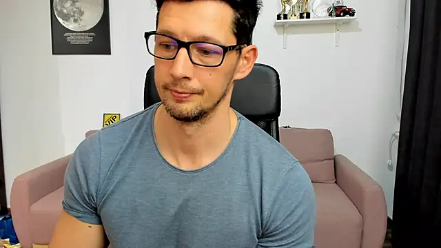 BrutusK08 live sex cam