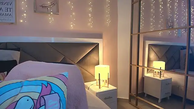 lilly_rohan's cam snapshot