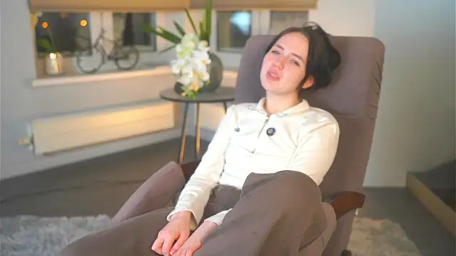 KatiePuig's cam snapshot