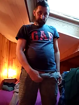 BZH45's cam snapshot