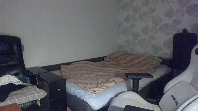 Knuckles17 live sex cam