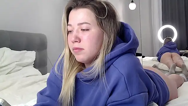 Embersweetbunny live sex cam