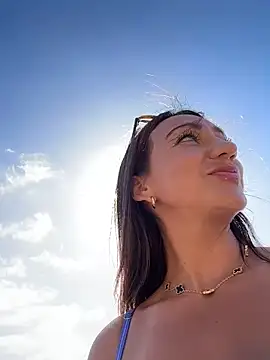 Ninabigtitied's cam snapshot