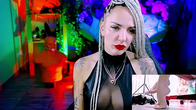 MonicaMaxwel live sex cam