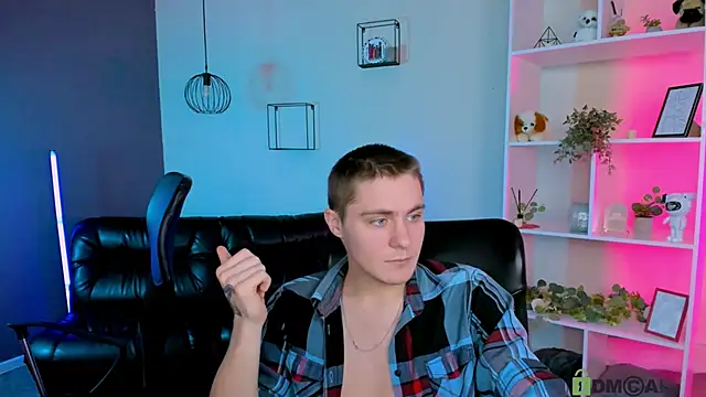 lucas_long_'s cam snapshot