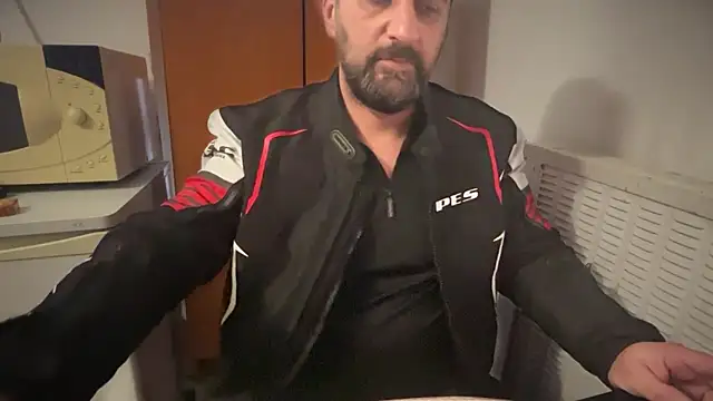 TARKAN1's cam snapshot